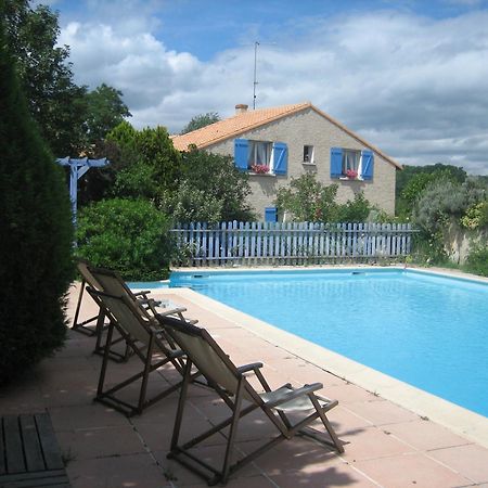 Les Pierres Blanches Bed & Breakfast Bonneuil-Matours Eksteriør bilde