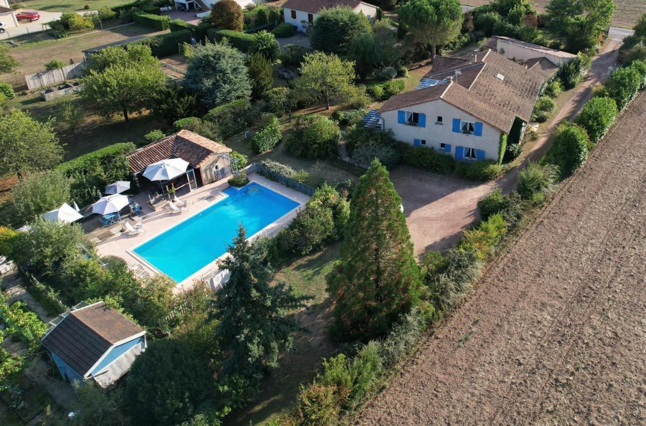 Les Pierres Blanches Bed & Breakfast Bonneuil-Matours Eksteriør bilde