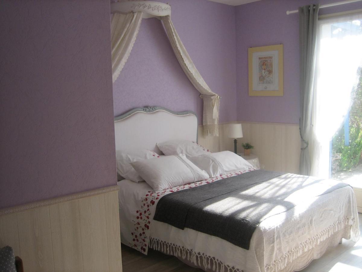 Les Pierres Blanches Bed & Breakfast Bonneuil-Matours Eksteriør bilde