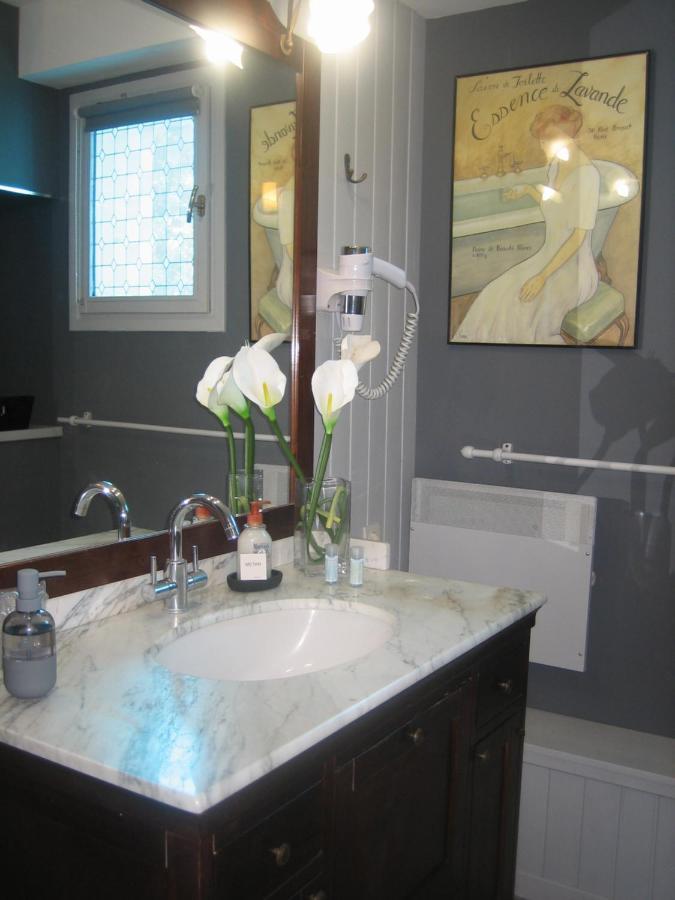 Les Pierres Blanches Bed & Breakfast Bonneuil-Matours Eksteriør bilde